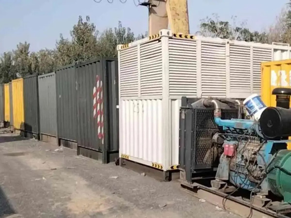 大庆200KW柴油发电机机组每小时油耗是多少？